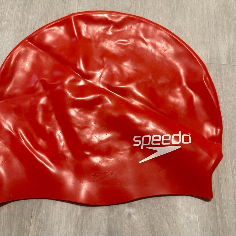 Speedo Red Swimmers Swim Cap - Picture 2 of 2